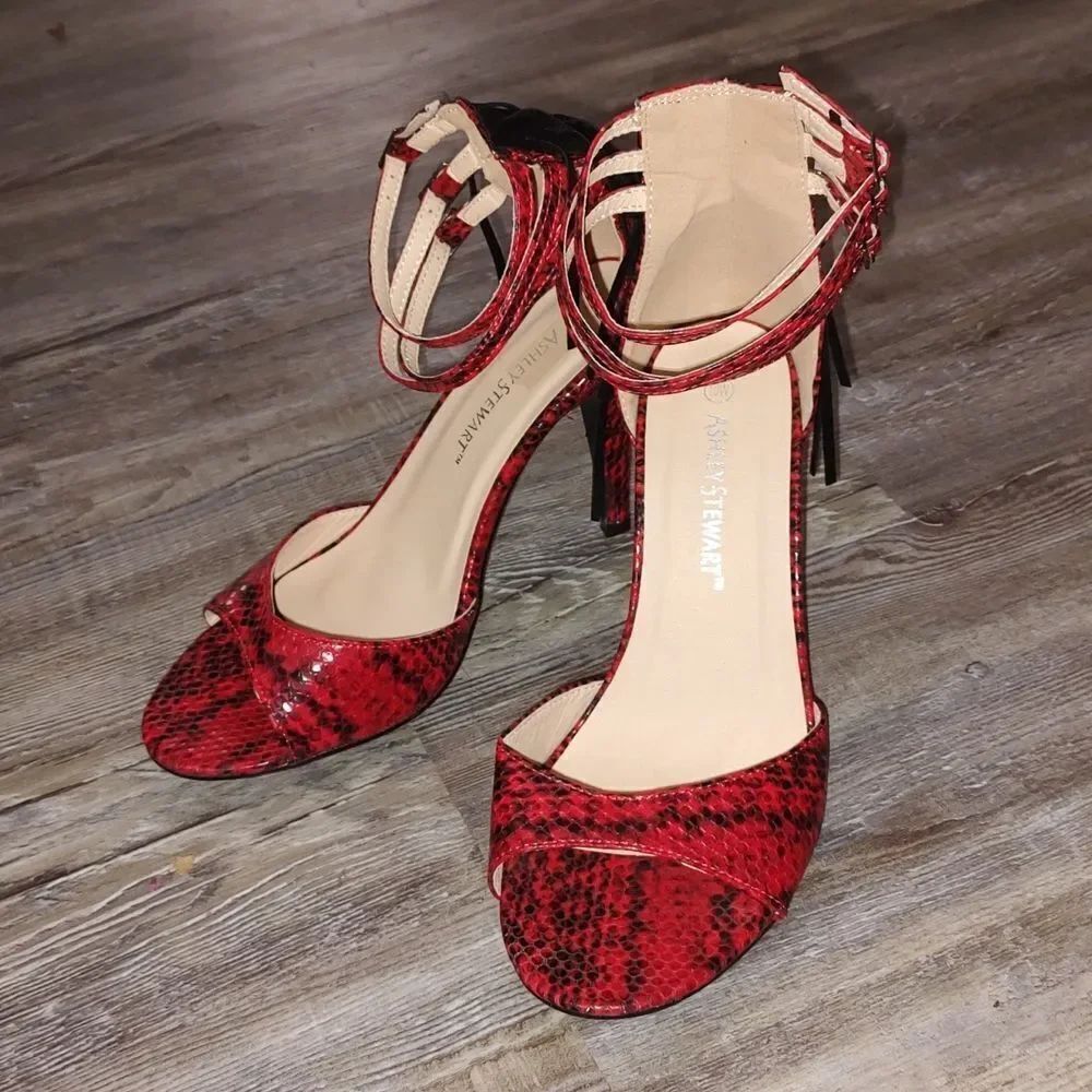 Ashley Stewart red black tassel heels Sz 10W ( wide)